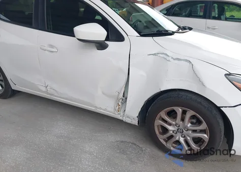 2017 Toyota Yaris Ia z USA, uszkodzony, nr VIN 3MYDLBYV3HY160641